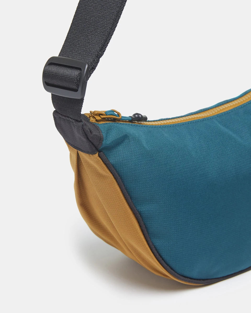 Tentree Beatty Moon Bag 5 Tentree Beatty Moon Bag - Image 3