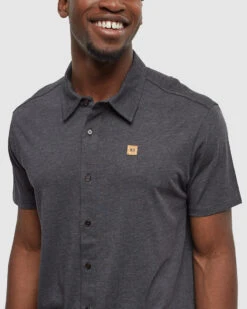 Tentree Hawthorn Shirt 9 Tentree Hawthorn Shirt -Tentree Store TCM5016 0451 meteorite black heather treeblend shortsleeve shirt 3